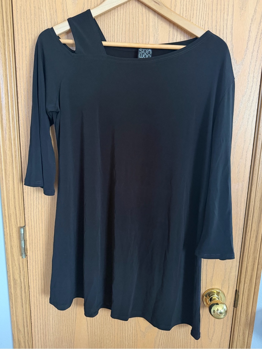 Clara SunWoo Black Asymmetric Cold Shoulder Neck Shirt Top Women’s Size L